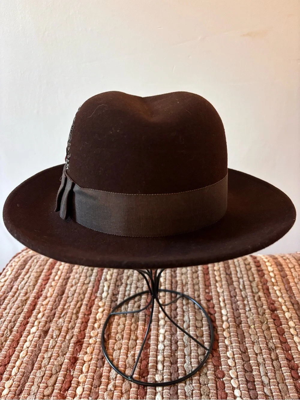 Vintage Adolfo II New York Paris Brown Wool Fedora Feather Trim Bloomingdale’s - Picture 5 of 9